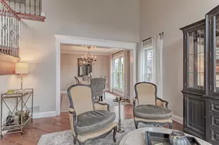 900 Christa Ct, Elk Grove Village, IL 60007 - Photo 5