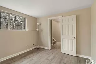 283 W Whispering Oaks Ln, Round Lake, IL 60073 - Photo 23