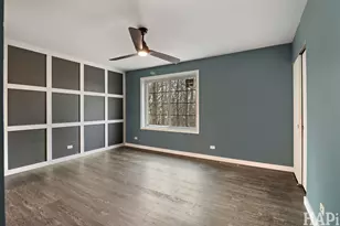 283 W Whispering Oaks Ln, Round Lake, IL 60073 - Photo 17