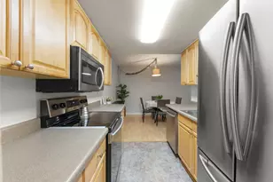 8000 Woodglen Ln, Downers Grove, IL 60516 - Photo 5