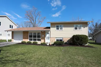 600 Flagstaff Lane, Hoffman Estates, IL 60169 - Photo 1