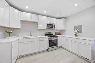 949 Mosby Ct, Joliet, IL 60431 - Photo 15