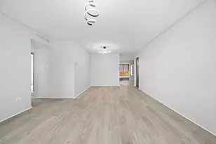 949 Mosby Ct, Joliet, IL 60431 - Photo 3