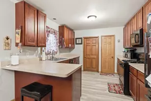 421 Nobes Ave, Lockport, IL 60441 - Photo 5