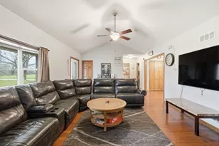 421 Nobes Ave, Lockport, IL 60441 - Photo 3