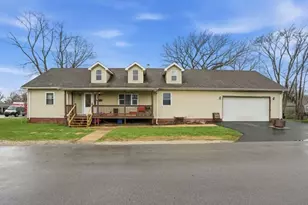 421 Nobes Ave, Lockport, IL 60441 - Photo 1