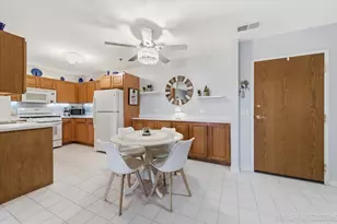 163 Hunt Club Dr, Saint Charles, IL 60174 - Photo 3