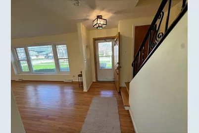 1004 N Greenfield Lane, Mount Prospect, IL 60056 - Photo 3