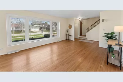 1004 N Greenfield Lane, Mount Prospect, IL 60056 - Photo 5