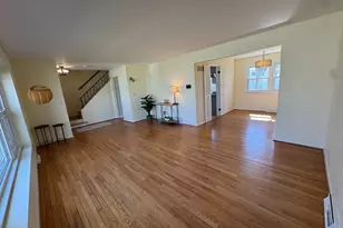 1004 N Greenfield Ln, Mount Prospect, IL 60056 - Photo 7