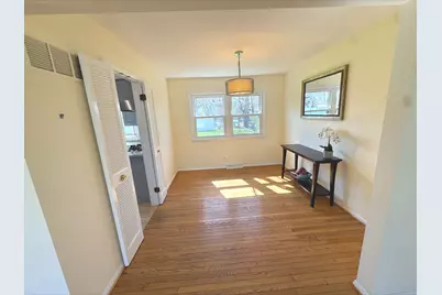 1004 N Greenfield Lane, Mount Prospect, IL 60056 - Photo 9