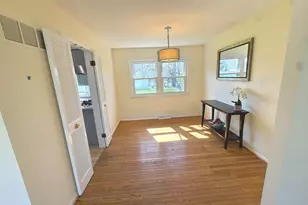 1004 N Greenfield Ln, Mount Prospect, IL 60056 - Photo 9