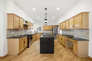 2812 Stuart Kaplan Ct, Aurora, IL 60503 - Photo 5