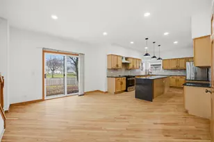 2812 Stuart Kaplan Ct, Aurora, IL 60503 - Photo 9