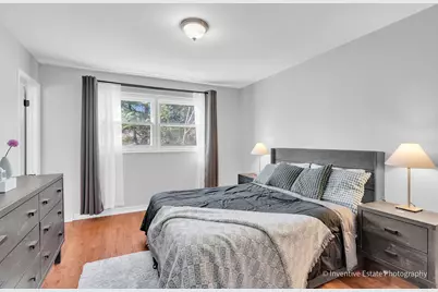 1560 Sheffield Drive, Elgin, IL 60123 - Photo 17