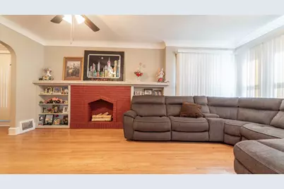 10613 S Avenue F, Chicago, IL 60617 - Photo 3