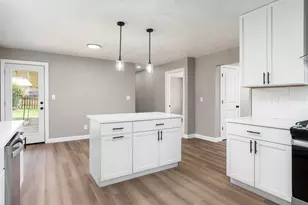 3618 Belvoir Dr, Rockford, IL 61107 - Photo 15