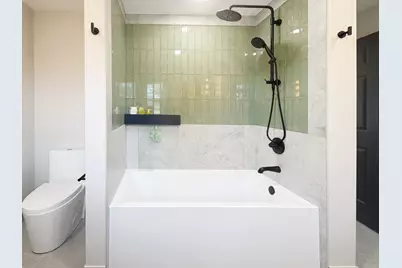 2370 Legends Court, Riverwoods, IL 60015 - Photo 33