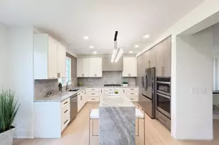 2370 Legends Ct, Riverwoods, IL 60015 - Photo 13