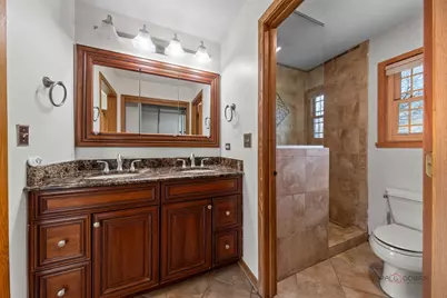 2326 W Weathersfield Way, Schaumburg, IL 60193 - Photo 17