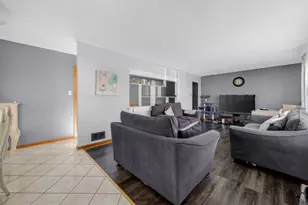 18704 Highland Ave, Homewood, IL 60430 - Photo 9