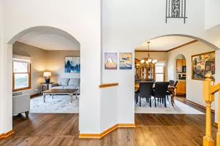 203 Cambridge Ct, Oswego, IL 60543 - Photo 3