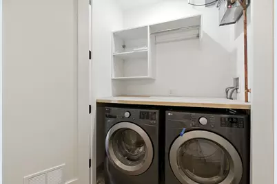 1443 W Roscoe Street #1, Chicago, IL 60657 - Photo 15