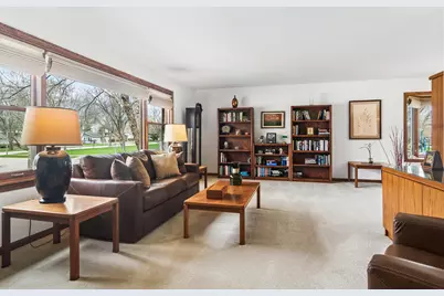 111 N Wilshire Lane, Arlington Heights, IL 60004 - Photo 5