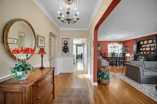 403 W Shabonee Trail, Mount Prospect, IL 60056 - Photo 3