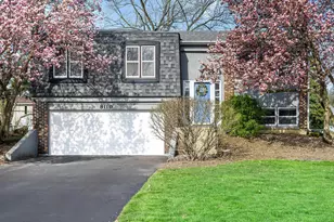 8110 Norwood Ct, Woodridge, IL 60517 - Photo 1