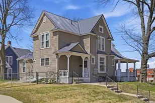 324 E 2nd St, Dixon, IL 61021 - Photo 3