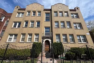 8559 S Bennett Ave, Chicago, IL 60617 - Photo 1