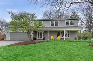 330 S Valley Rd, Barrington, IL 60010 - Photo 1