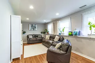 600 Thompson Blvd, Buffalo Grove, IL 60089 - Photo 17