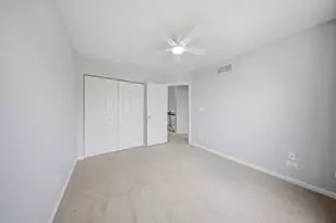 121 Augusta Dr, Streamwood, IL 60107 - Photo 23
