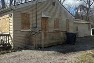 3702 Lincoln Ln E, Robbins, IL 60472 - Photo 3