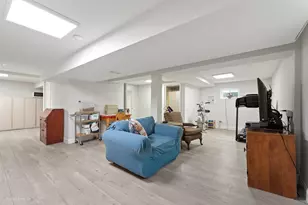 621 Oriole Ave N, Park Ridge, IL 60068 - Photo 17