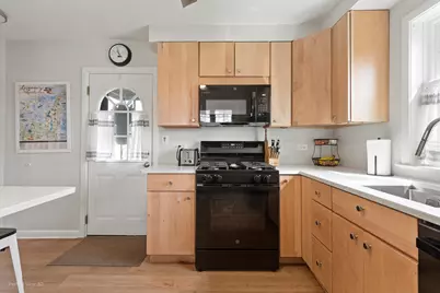 621 Oriole Avenue N, Park Ridge, IL 60068 - Photo 9