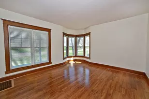 905 E Center St, Ottawa, IL 61350 - Photo 5