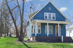 905 E Center St, Ottawa, IL 61350 - Photo 1