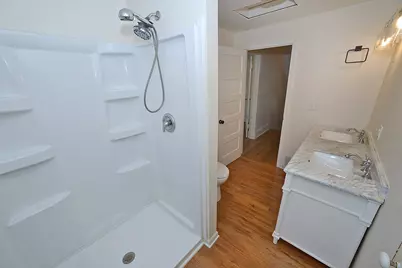 905 E Center Street, Ottawa, IL 61350 - Photo 13