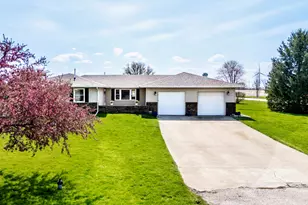 13015 E 2200 N Rd, Hudson, IL 61748 - Photo 13