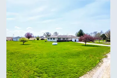 13015 E 2200 N Road, Hudson, IL 61748 - Photo 5