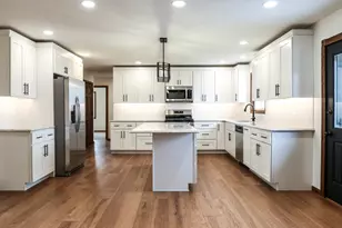 13015 E 2200 N Rd, Hudson, IL 61748 - Photo 27