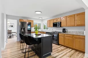 720 Countryside Dr, Bolingbrook, IL 60490 - Photo 9