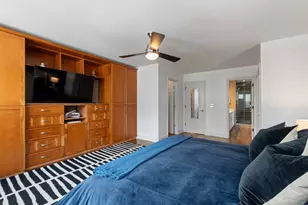 1527 W Pearson St, Chicago, IL 60642 - Photo 17