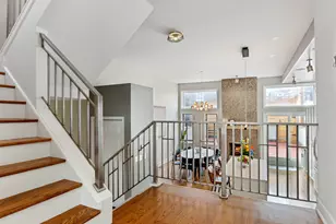 1527 W Pearson St, Chicago, IL 60642 - Photo 25