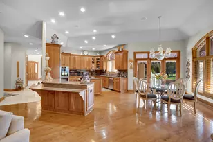 61 Overlook Dr, Golf, IL 60029 - Photo 9