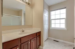 4 Waterton Dr, Streamwood, IL 60107 - Photo 23