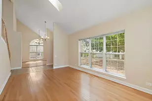 1415 Diamond Dr, Hoffman Estates, IL 60192 - Photo 5